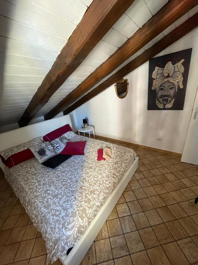 La Mansarda Dei Mori Apartment *
